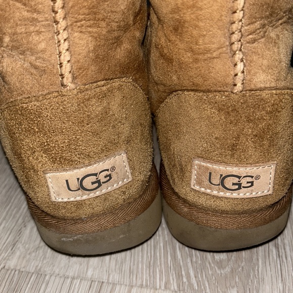 Chestnut classic Ugg Boots - Picture 4 of 4